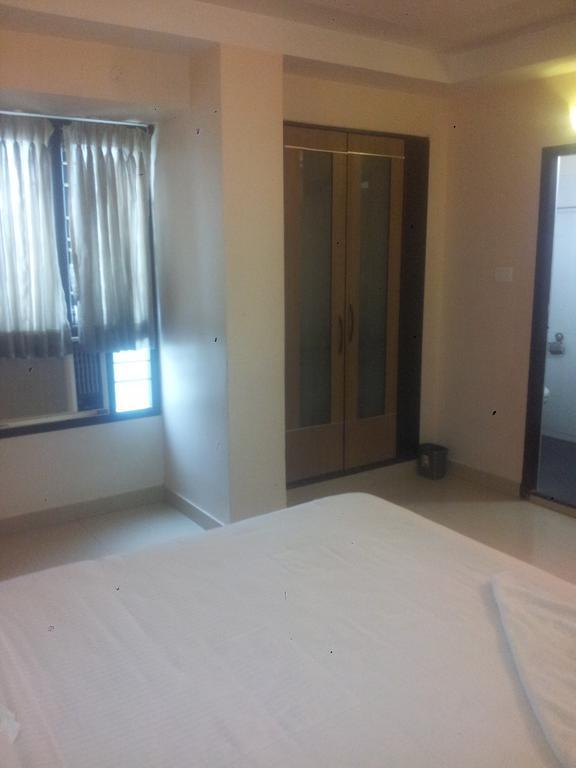 Hotel Srm Grands Madrás Habitación foto